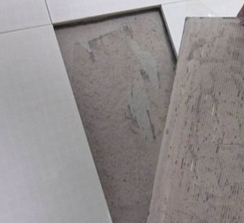 诏安瓷砖空鼓维修公司分享瓷砖铺贴时如果打浆（即涂抹在瓷砖背面和基层上的砂浆或瓷砖胶）过少，会带来以下问题